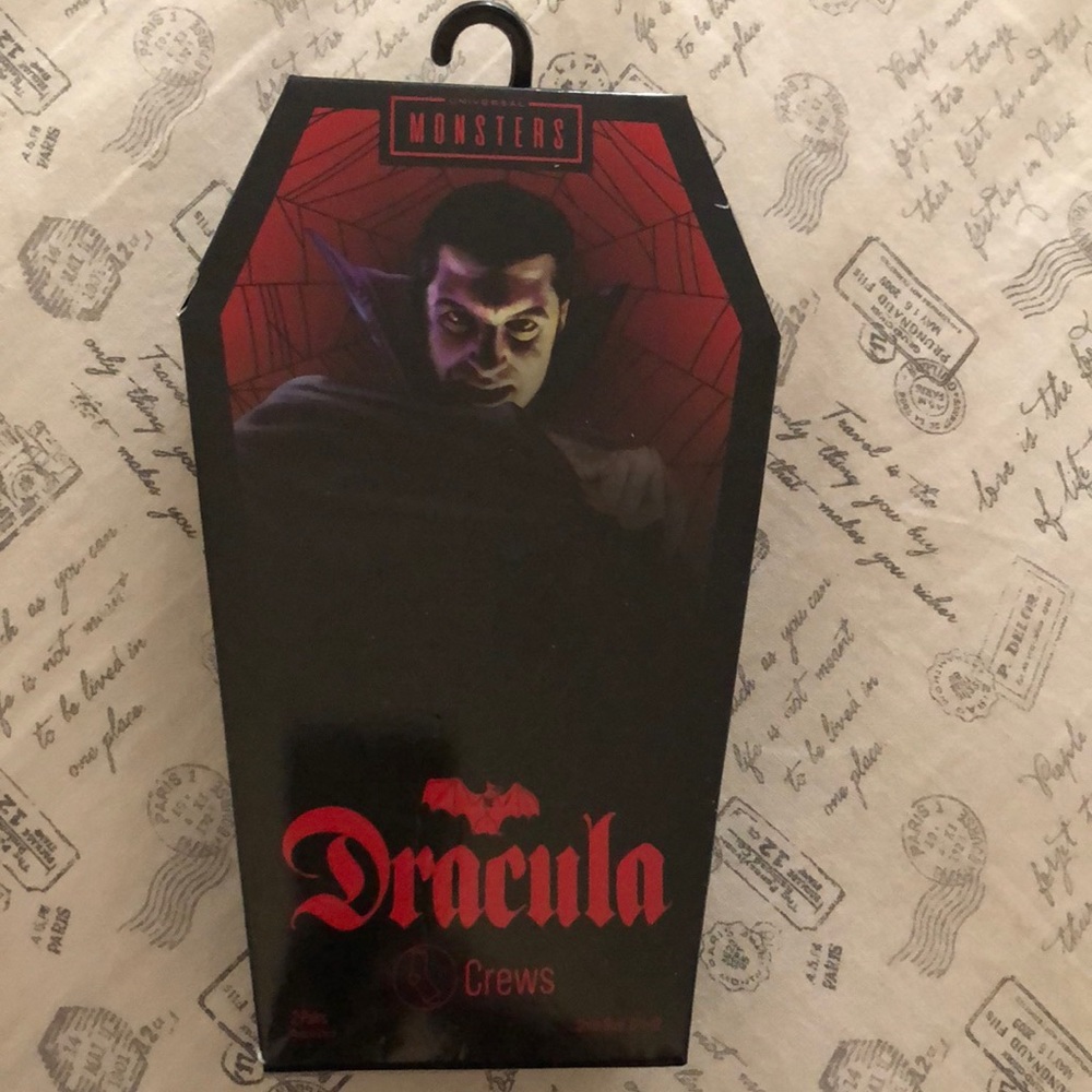 Universal Studios Monsters Dracula Coffin Box 2 Crew Pair Socks Size 6.5-12 NIB